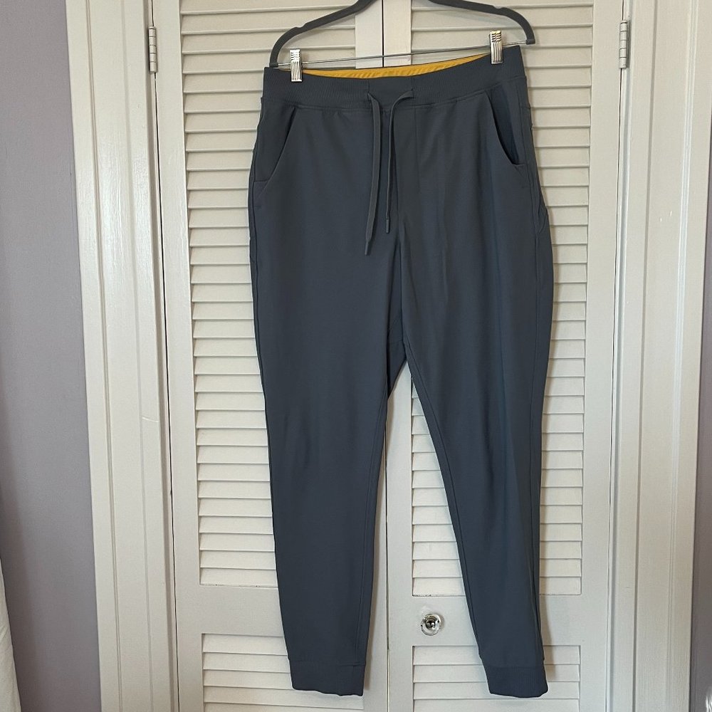 NWOT Birddogs Boom for your Broomstick joggers grey large